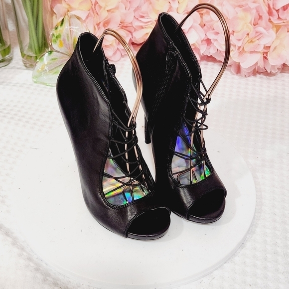 Steve Madden Black Leather Boot Style Laced Open Front Heels Size 5.5 - Picture 7 of 11